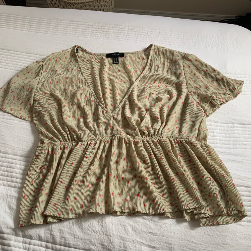 Plus Size Semi-Sheer Cropped Green And Floral Blouse